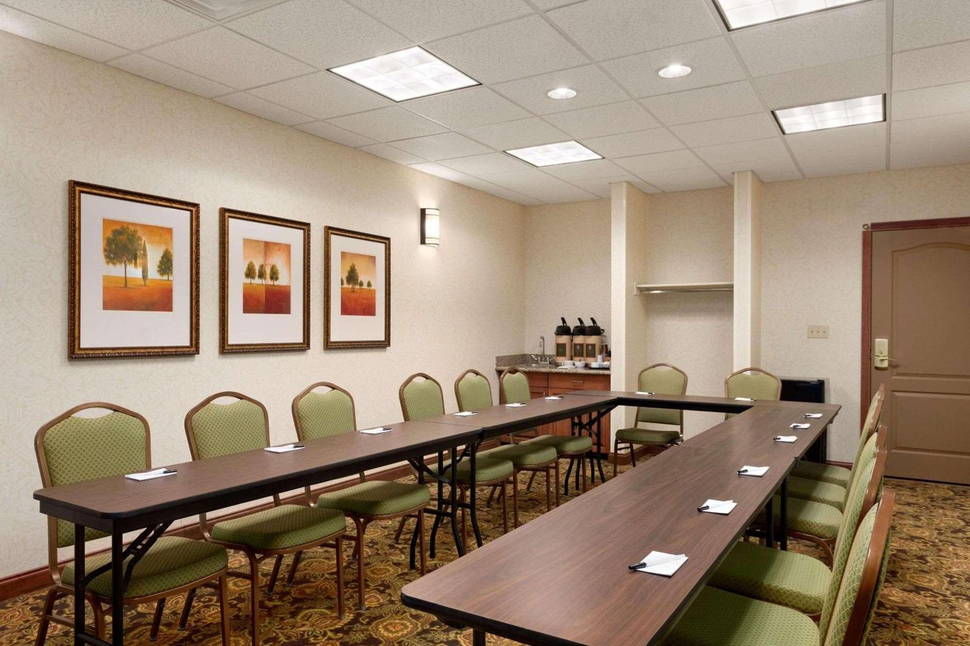 Country Inn & Suites By Radisson, Washington At Meadowlands, Pa Екстериор снимка