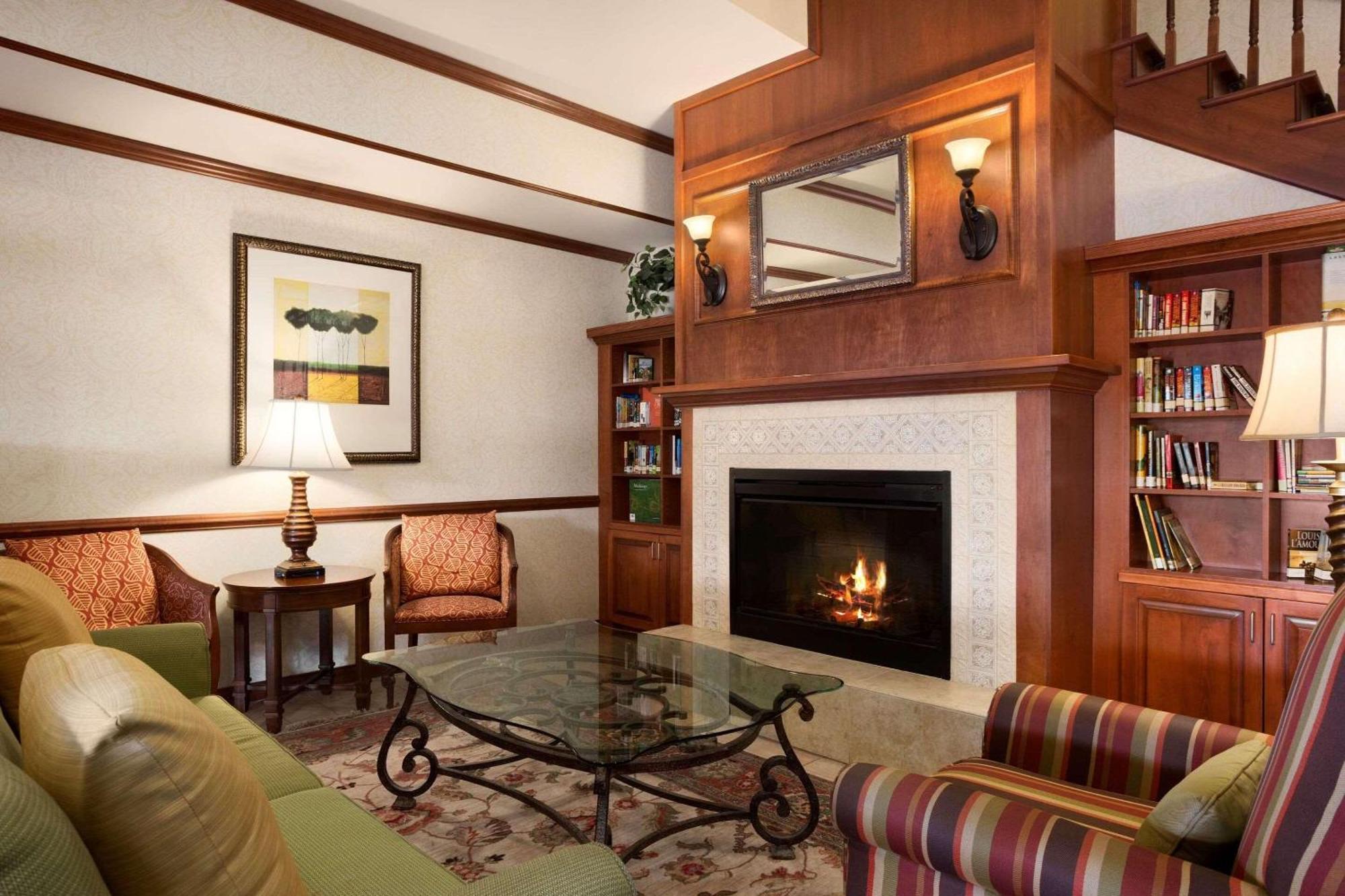 Country Inn & Suites By Radisson, Washington At Meadowlands, Pa Екстериор снимка