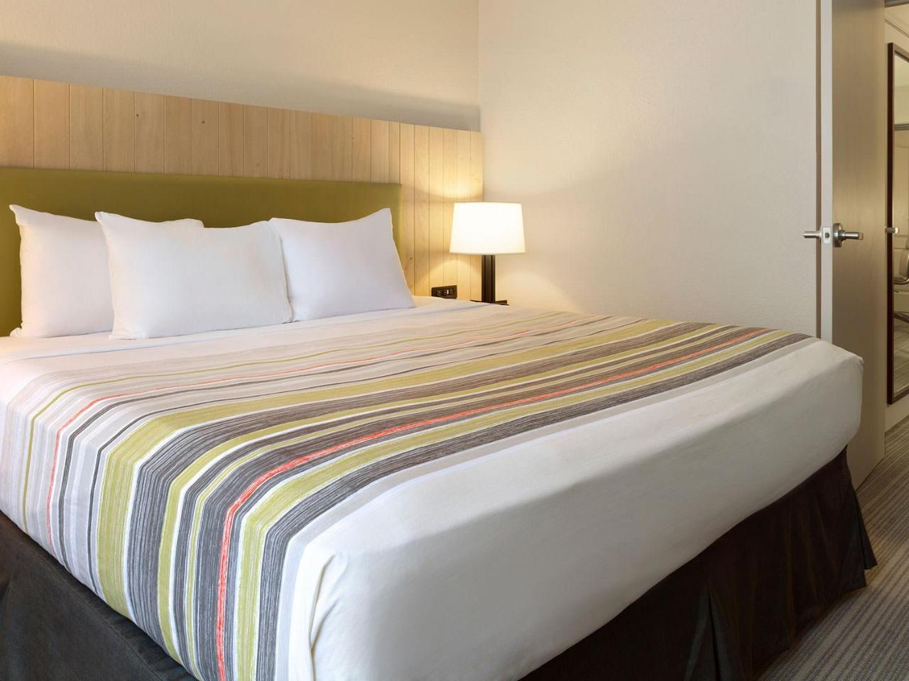 Country Inn & Suites By Radisson, Washington At Meadowlands, Pa Екстериор снимка